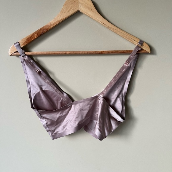Danskin Deep V Light Purple Bra Size Small - Picture 3 of 5